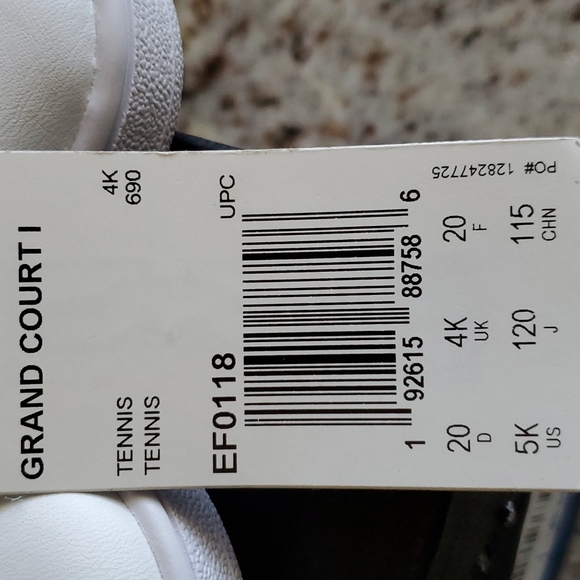 New Adidas toddler tennis shoes - Picture 2 of 4